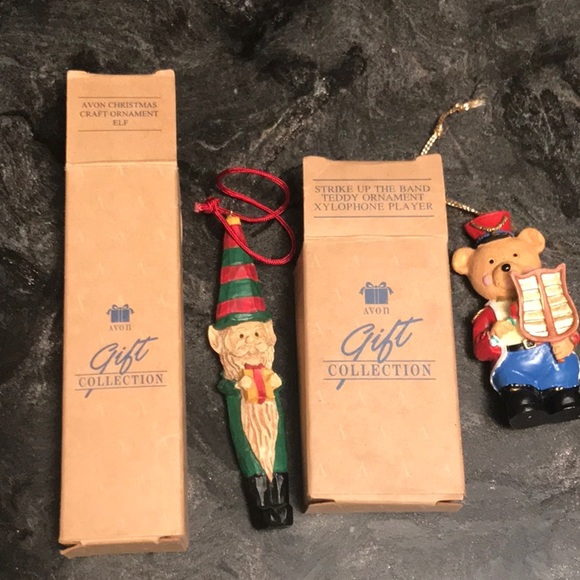 Set of 2 Avon Christmas ornaments in their boxes. - Picture 1 of 5